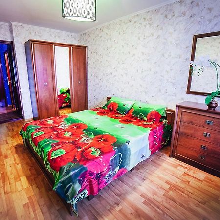 2-Bedroom On Mykolaychuka Street Вінниця Екстер'єр фото