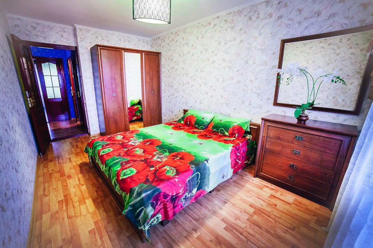 2-Bedroom On Mykolaychuka Street Вінниця Екстер'єр фото