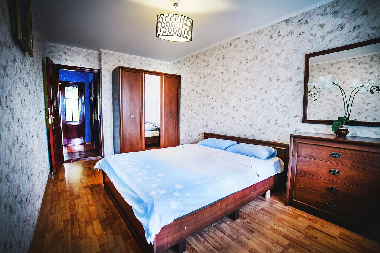 2-Bedroom On Mykolaychuka Street Вінниця Екстер'єр фото